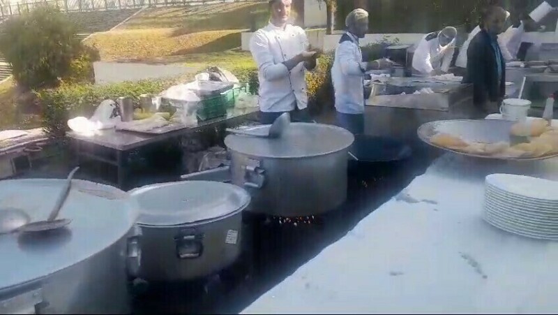 PPP, PML-N throw breakfast for MPs at Parliament&rsquo;s lush green lawns