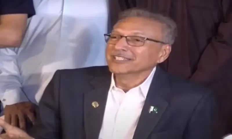 Former president Alvi laughs off demand for treason trial against him