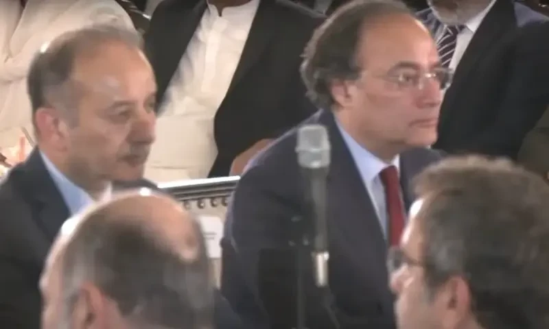 Pakistan&rsquo;s HBL CEO Aurangzeb resigns from bank, letter to bourse shows