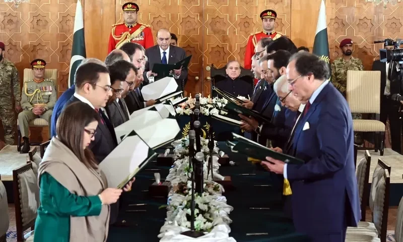 PM Shehbaz&rsquo;s 19-member cabinet takes oath