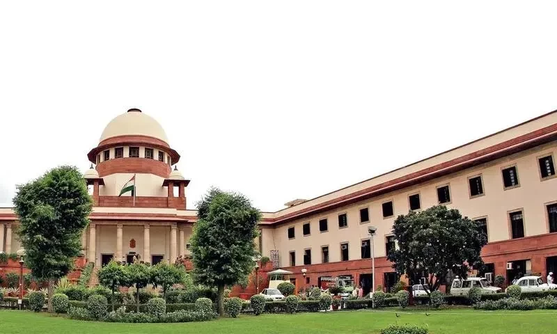 Indian court acquits teacher who gave minor student flowers on Valentine&rsquo;s day