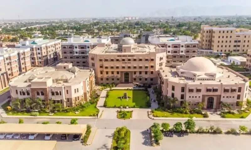 Khyber Medical University bans &lsquo;intimate relationships&rsquo; between faculty, students to counter harassment