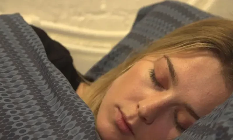 How surma, oil massage for hair can help ensure sleep cycle in Ramazan