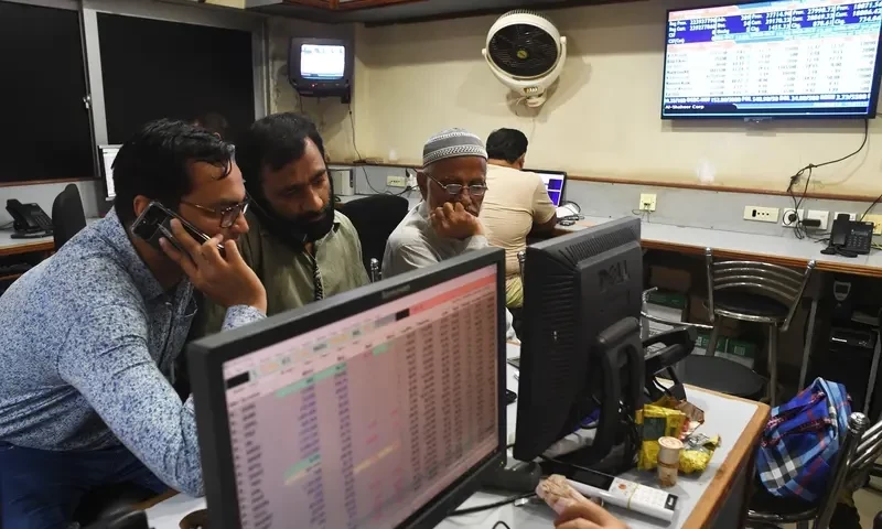 Benchmark index of Pakistan Stock Exchange gains 380 points