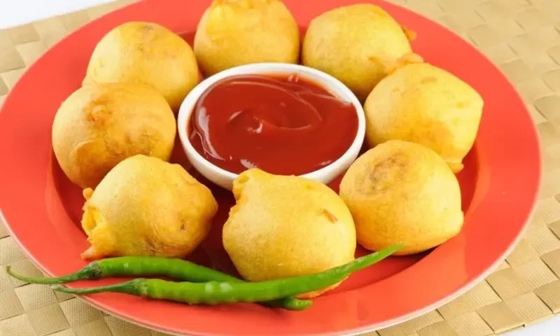 رمضان اسپیشل : کرسپی آلو بوندے سے افطاری کا لطف اٹھائیں