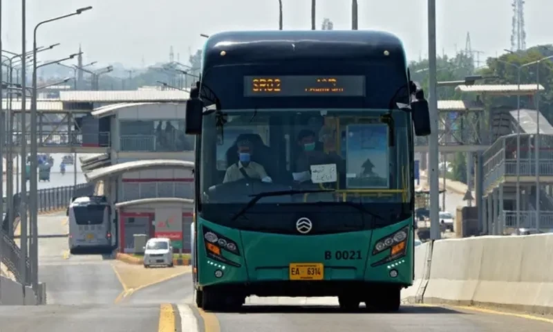 Timings of two Peshawar BRT routes extended in Ramazan