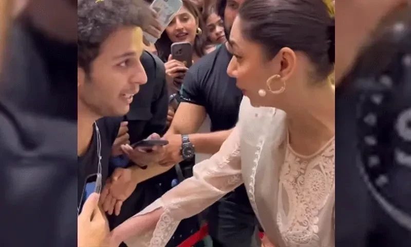 &lsquo;I&rsquo;m your Shabbo&rsquo;: Mahira Khan meets die-hard fan in Karachi