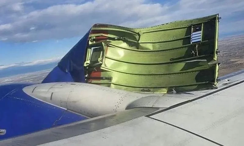Engine cover slips off plane during takeoff in Denver