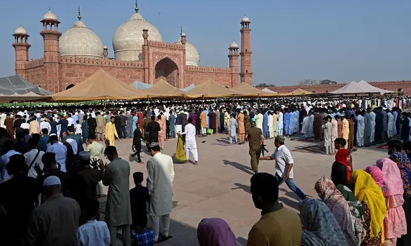 Pakistan celebrates Eidul Fitr; expresses solidarity with Palestinians