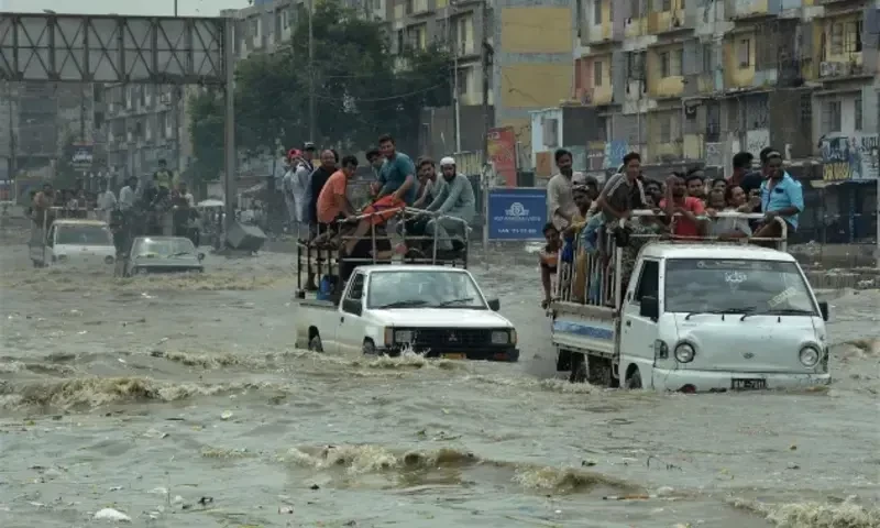 Karachi expects rainfall and thunderstorms with intermittent showers today
