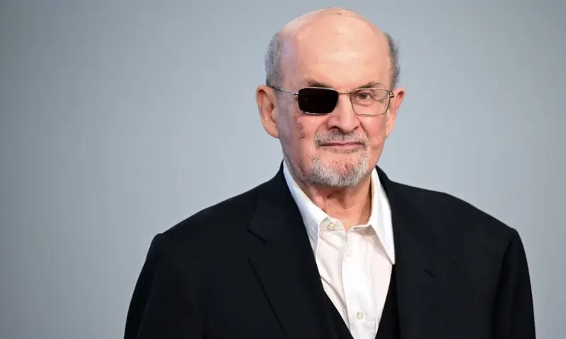 Salman Rushdie to release &lsquo;Knife&rsquo; memoir recounting stabbing