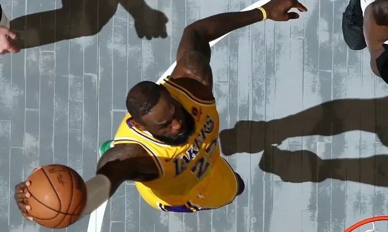 La Lakers secure crucial win against Memphis grizzlies, remain in playoff contention: updated standings, schedule, and analysis