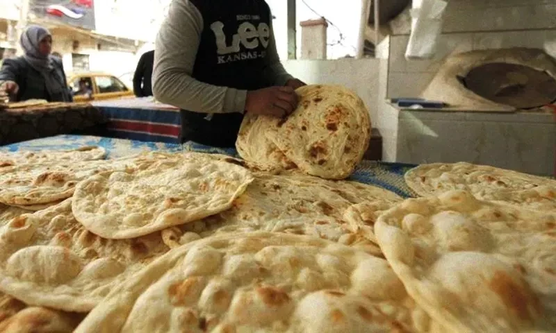 Khyber Pakhtunkhwa government cuts roti price to Rs15