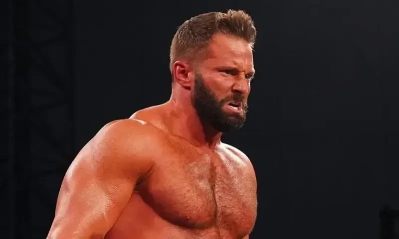 Former WWE champion suffers from torn pectoral muscle