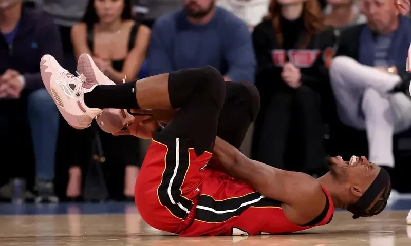 Jimmy Butler suffers knee injury in Miami Heat&rsquo;s play-in