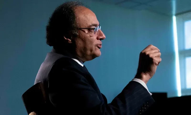 Pakistan aims to agree outline of new IMF loan in May, says finance czar