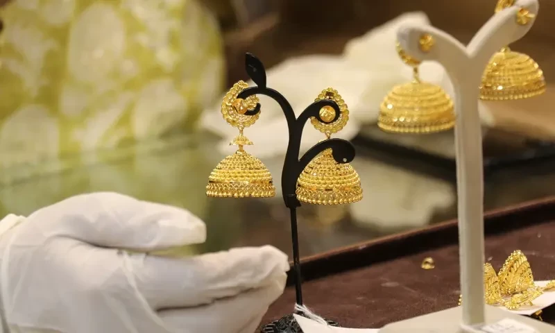 Gold gets cheaper after major fall in Pakistan