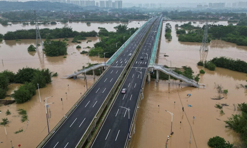 Southern China storms kill four, force mass evacuations