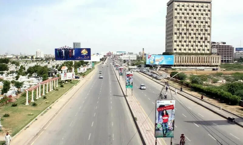 Roads in Karachi to be blocked till 7pm amid Iranian president&rsquo;s visit
