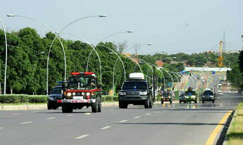CJP shuns protocol to allow traffic to flow normally