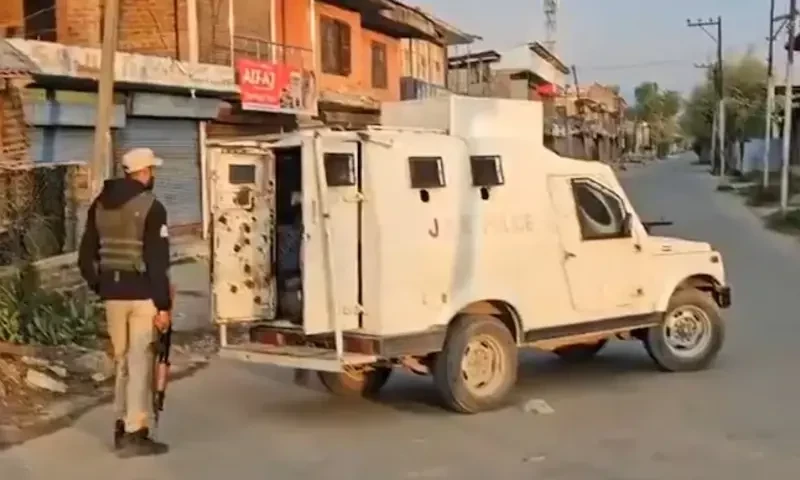 Two Indian army officer injured in gunfire in Kashmir&rsquo;s Sopore