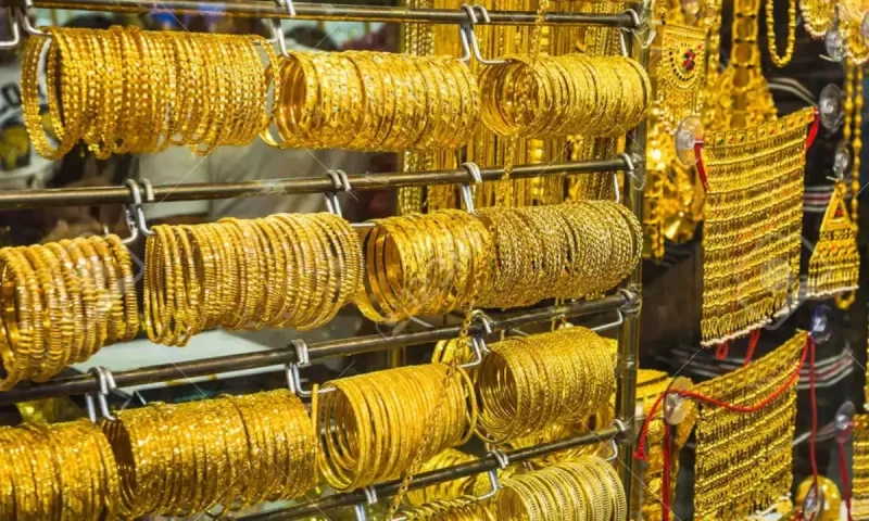 Gold prices record massive increase in Pakistan