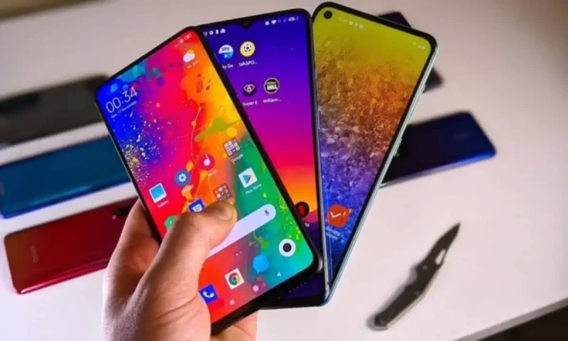 Pakistan imported over $1.3 billion worth of phones this year