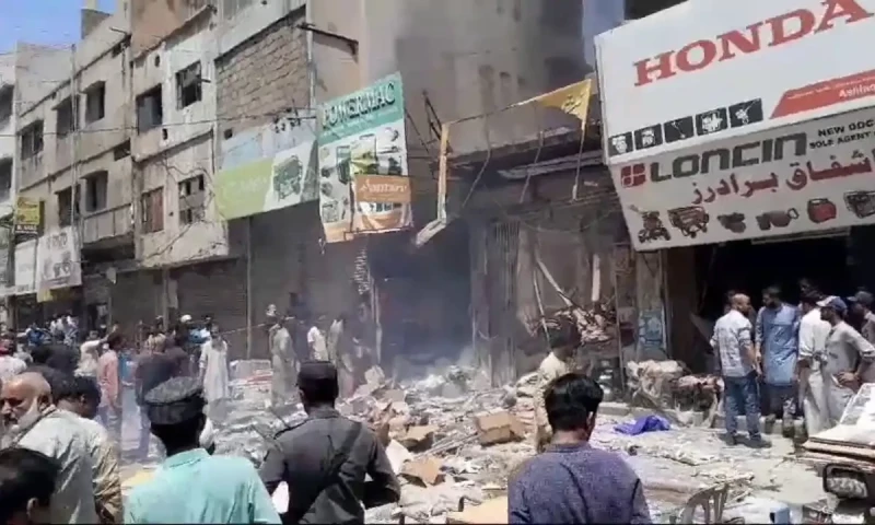 Blast in Karachi market leaves one dead, 5 injured