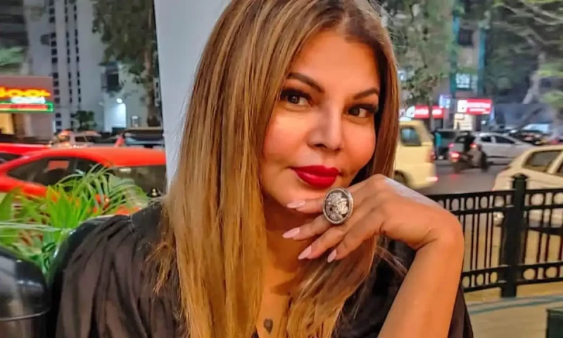 Rakhi Sawant slips into Mumbai in burqa after given deadline to surrender