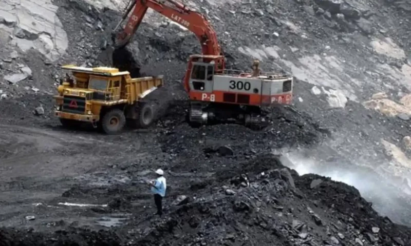 Thar Coal Mine set for full-scale operations with approved tariff