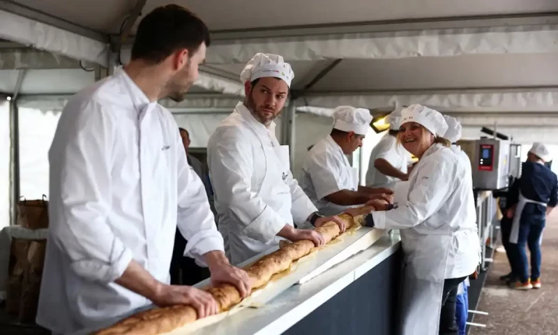 French bakers make world&rsquo;s longest baguette, beating Italy