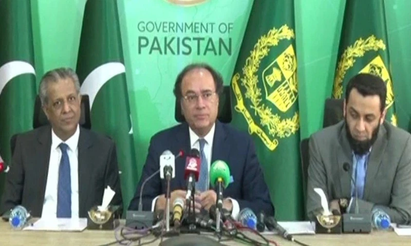 Pakistan mulls raising retirement age to control pension expenses