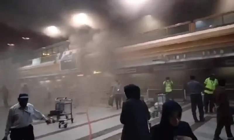 Lahore airport lounge evacuated, six international flights delayed after fire breaks out