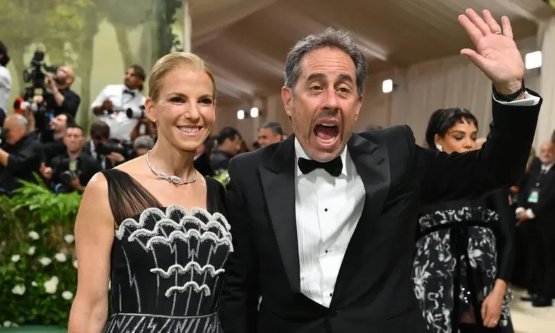 Protesting students walk out on Seinfeld graduation speech