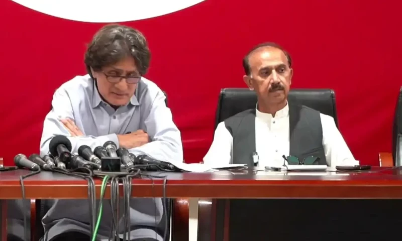 Petition filed against PTI&rsquo;s Raoof Hasan and Shoaib Shaheen for scandalizing judiciary