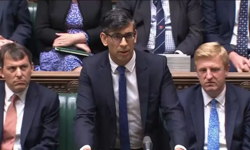 UK PM apologises for infected blood scandal