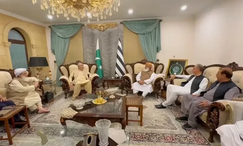 JUI-F chief Fazl seeks guarantee from PTI to join opposition alliance