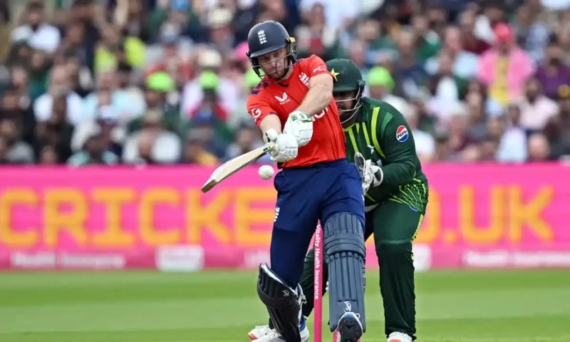 England beat Pakistan by 23 runs in second T20