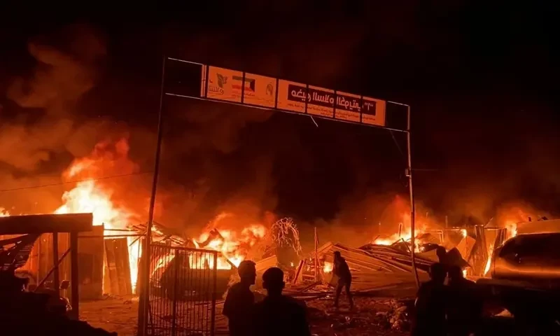 Israeli airstrikes kill at least 35 in Rafah, say Gaza authorities