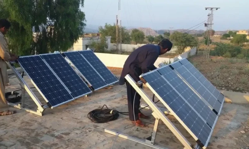 Sindh govt to provide solar panels for Rs7,000 each