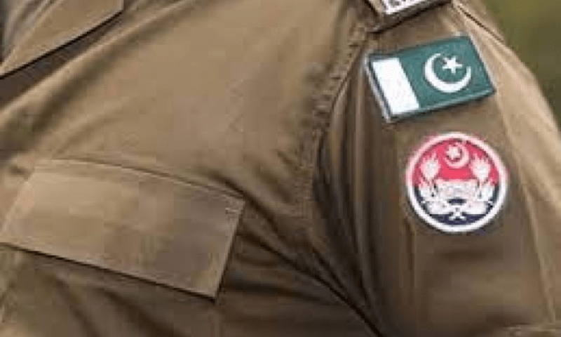 Rawalpindi policeman listens to female complaint without full clothes on