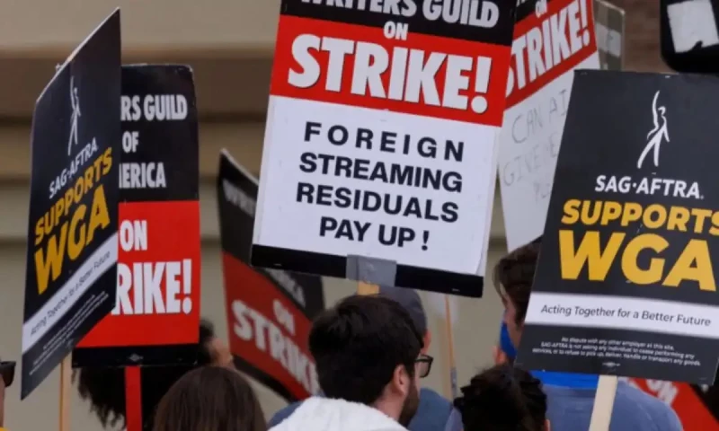 Hollywood actors, studios extend contract talks