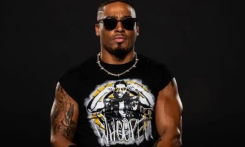 Carmelo Hayes embraces misstep, warns SmackDown Roster after backstage blunder