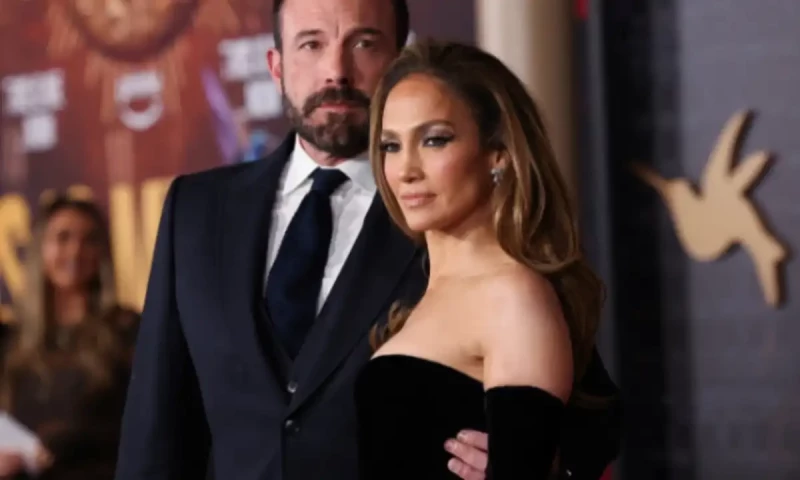 Mr, Mrs Affleck prioritize family amidst marriage troubles