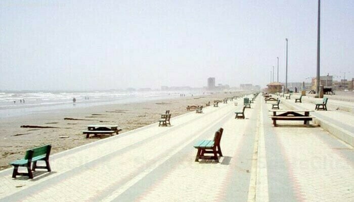 Hot temperatures to persist across Pakistan today