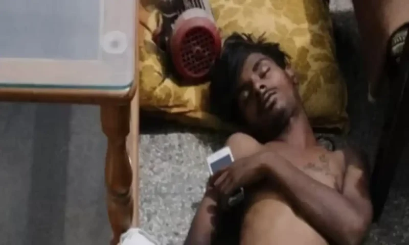 Indian burglar falls asleep due to AC, ends up being caught