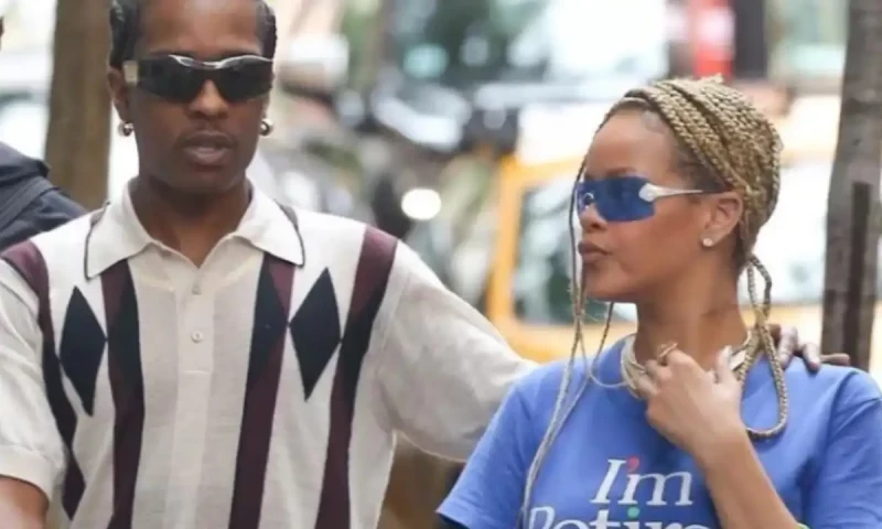 Rihanna sparks retirement rumors with &ldquo;I&rsquo;m Retired&rdquo; t-shirt