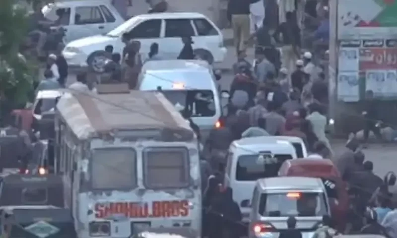 Protesters block Karachi&rsquo;s Lasbela Chowk for three hours