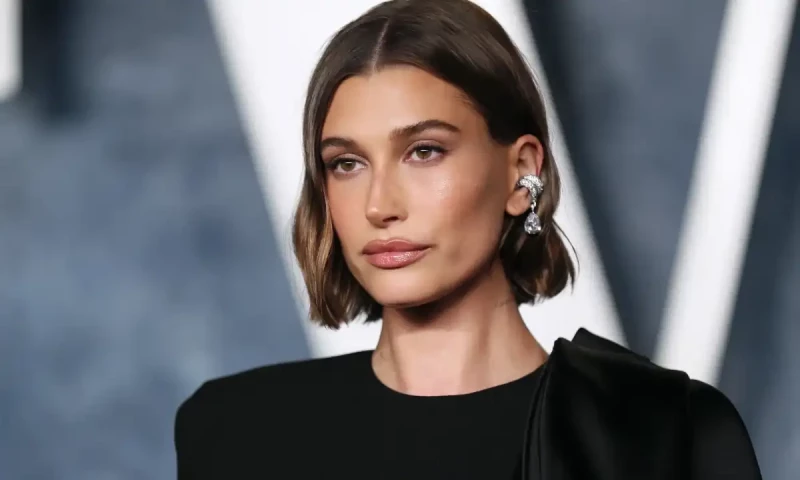 Pregnant Hailey Bieber spotted dining out solo