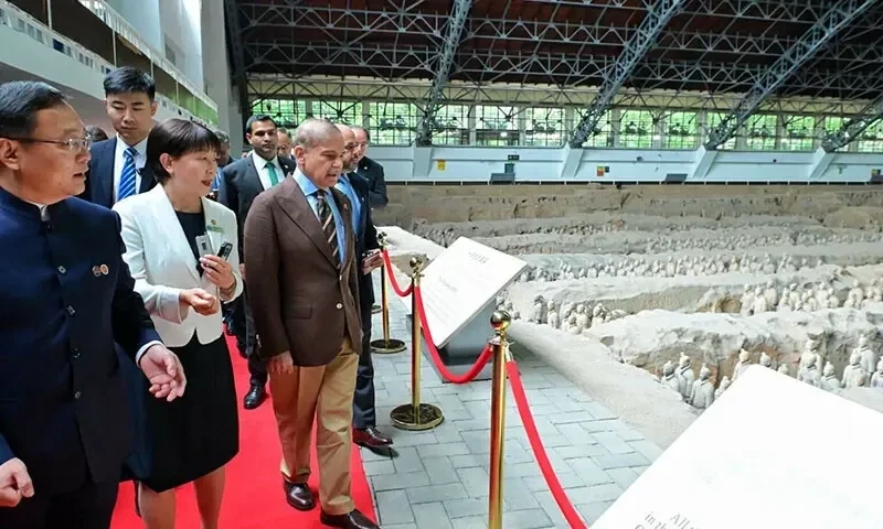 PM Shehbaz visits historical Terracotta Warriors of Xi&rsquo;an